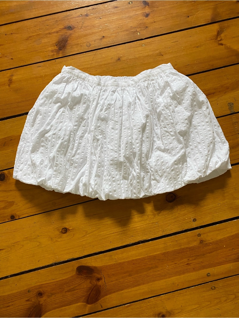 Aerie white mini ballon Skirt size medium